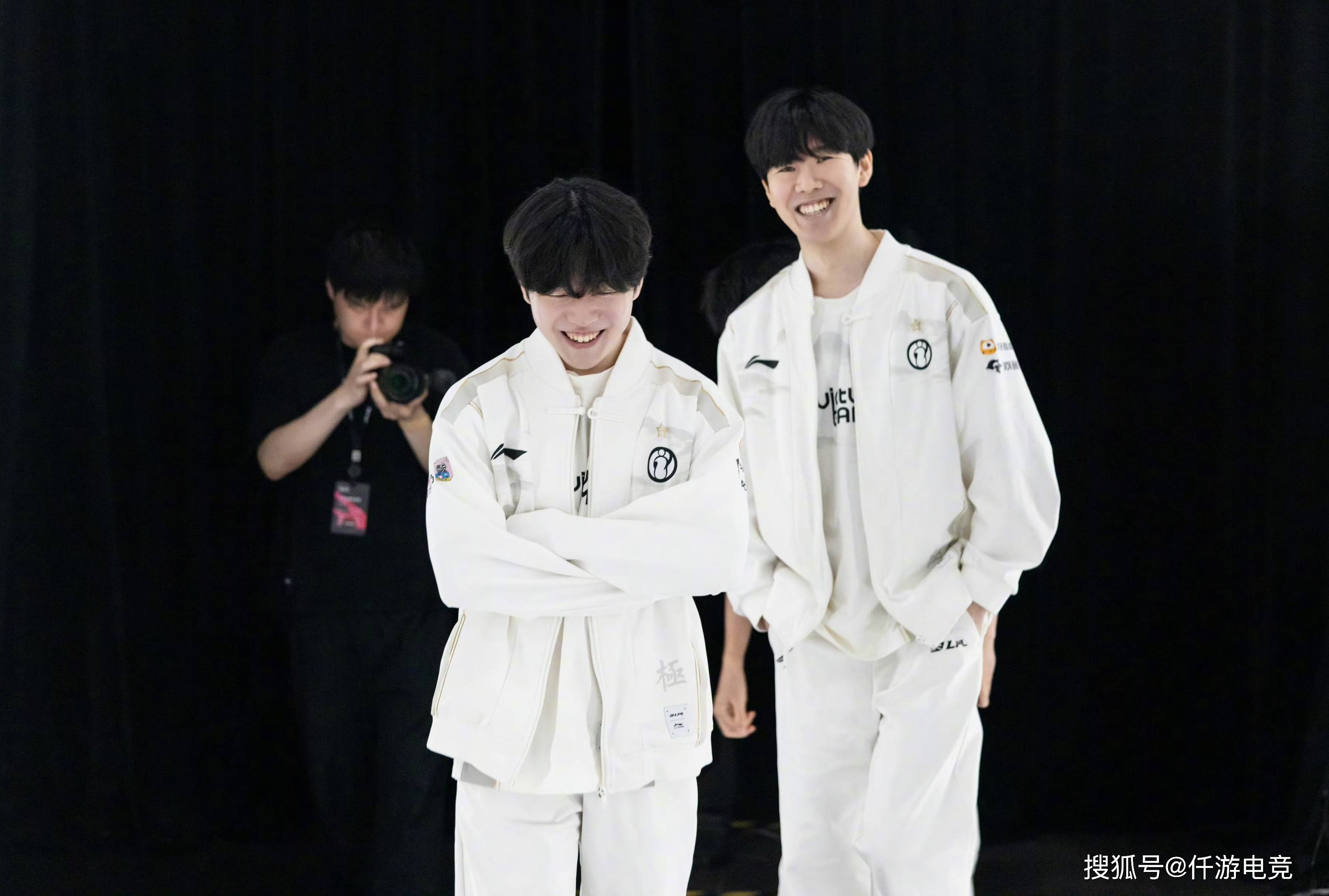 詹姆斯举办 詹姆斯举办